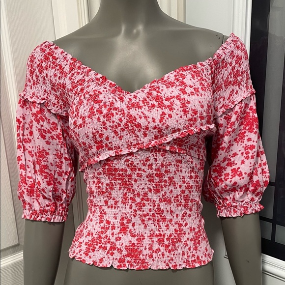 NWT STEVE MADDEN ADORABLE Ditsy Smocked Off Shoulder Top In Violet Icing Sz M - Picture 6 of 10